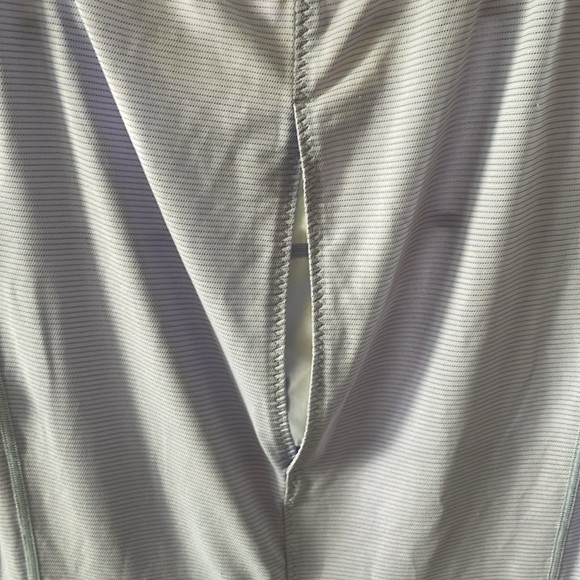 Lululemon run fast track light purple top in size medium - Picture 7 of 9